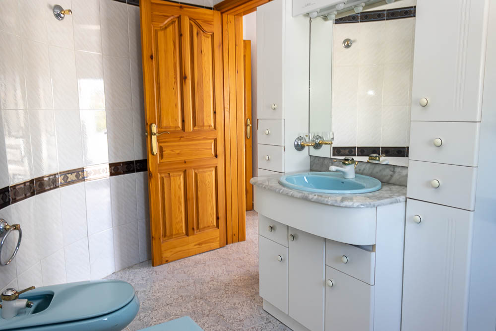 Spectacular Andalusian-Style Semi-Detached Villa with Sea Views in El Palmeral, Mojacar