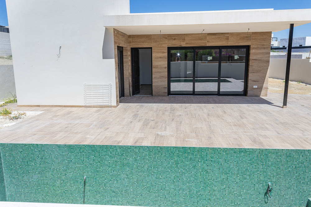 Customizable 3-Bedroom Detached Villa in Huerta Nueva: Create Your Dream Home