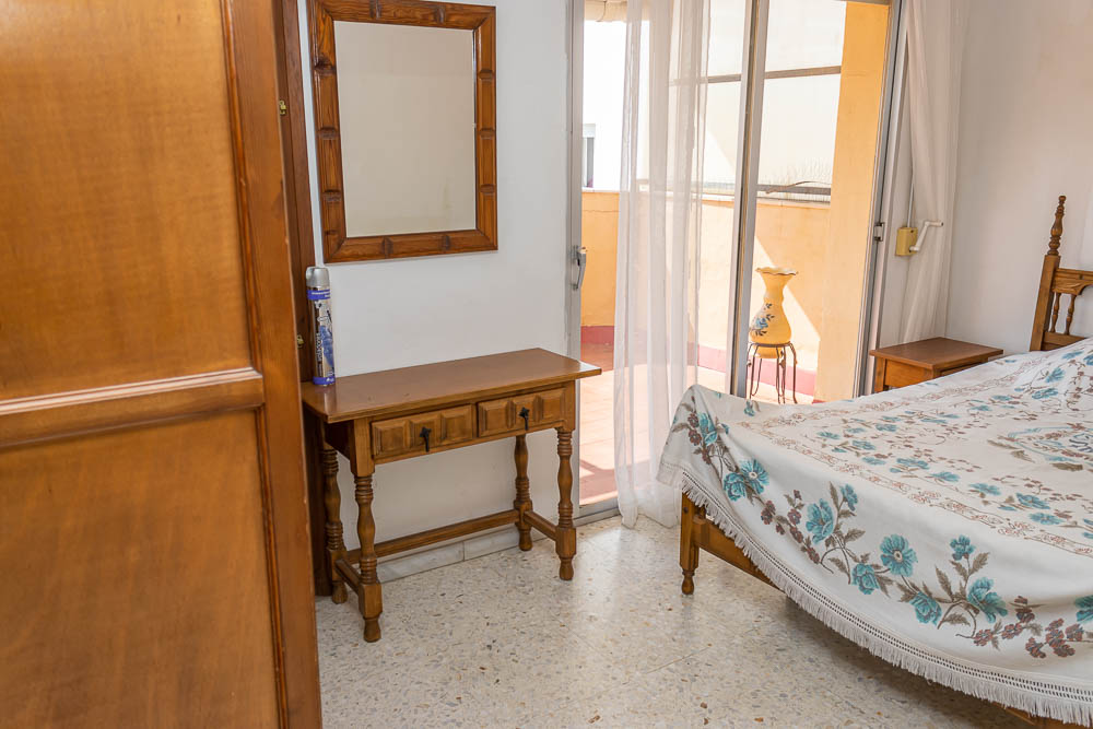 Piso en venta en el centro de Garrucha con gran terraza y vistas a la Plaza del Ayuntamiento - imagen 16