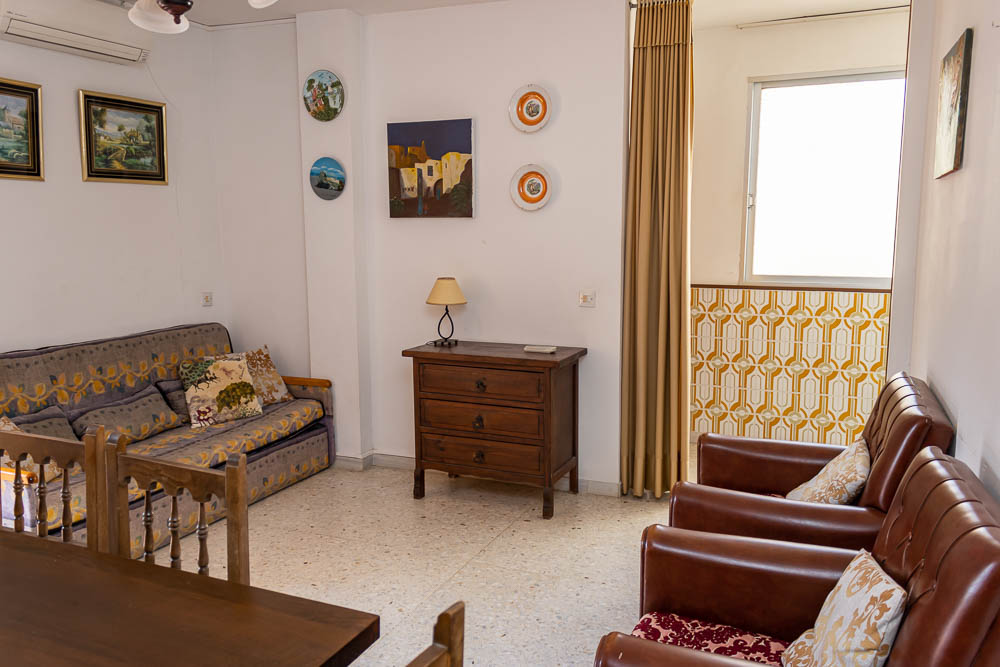 Piso en venta en el centro de Garrucha con gran terraza y vistas a la Plaza del Ayuntamiento - imagen 3