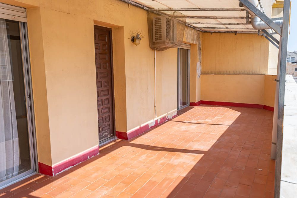Piso en venta en el centro de Garrucha con gran terraza y vistas a la Plaza del Ayuntamiento - imagen 8