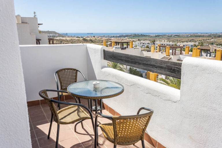 Ático con Solarium Privado y Vistas al Mar en Vera Playa – Lomas del Mar V