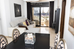 Beachfront Apartment on Paseo del Malecón, Garrucha, with Harbour and Beach Views - imagen 3
