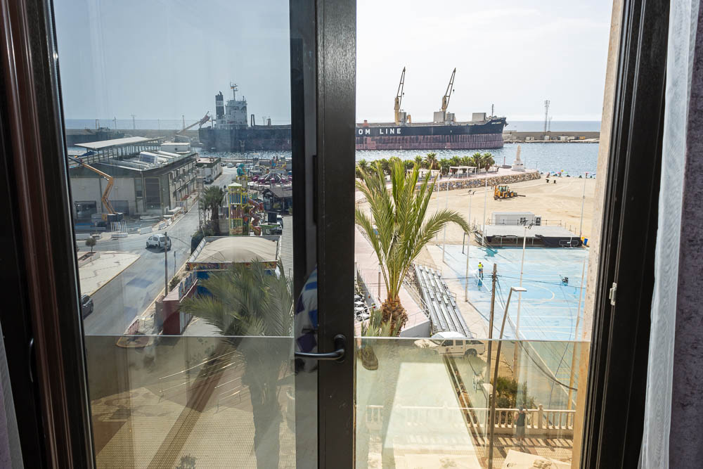Piso en primera línea del Paseo del Malecón de Garrucha con vistas al puerto y a la playa - imagen 22
