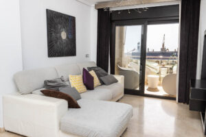 Beachfront Apartment on Paseo del Malecón, Garrucha, with Harbour and Beach Views - imagen 4