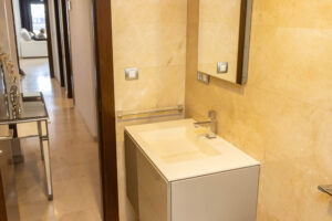 Beachfront Apartment on Paseo del Malecón, Garrucha, with Harbour and Beach Views - imagen 31