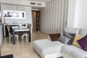 Beachfront Apartment on Paseo del Malecón, Garrucha, with Harbour and Beach Views - imagen 8