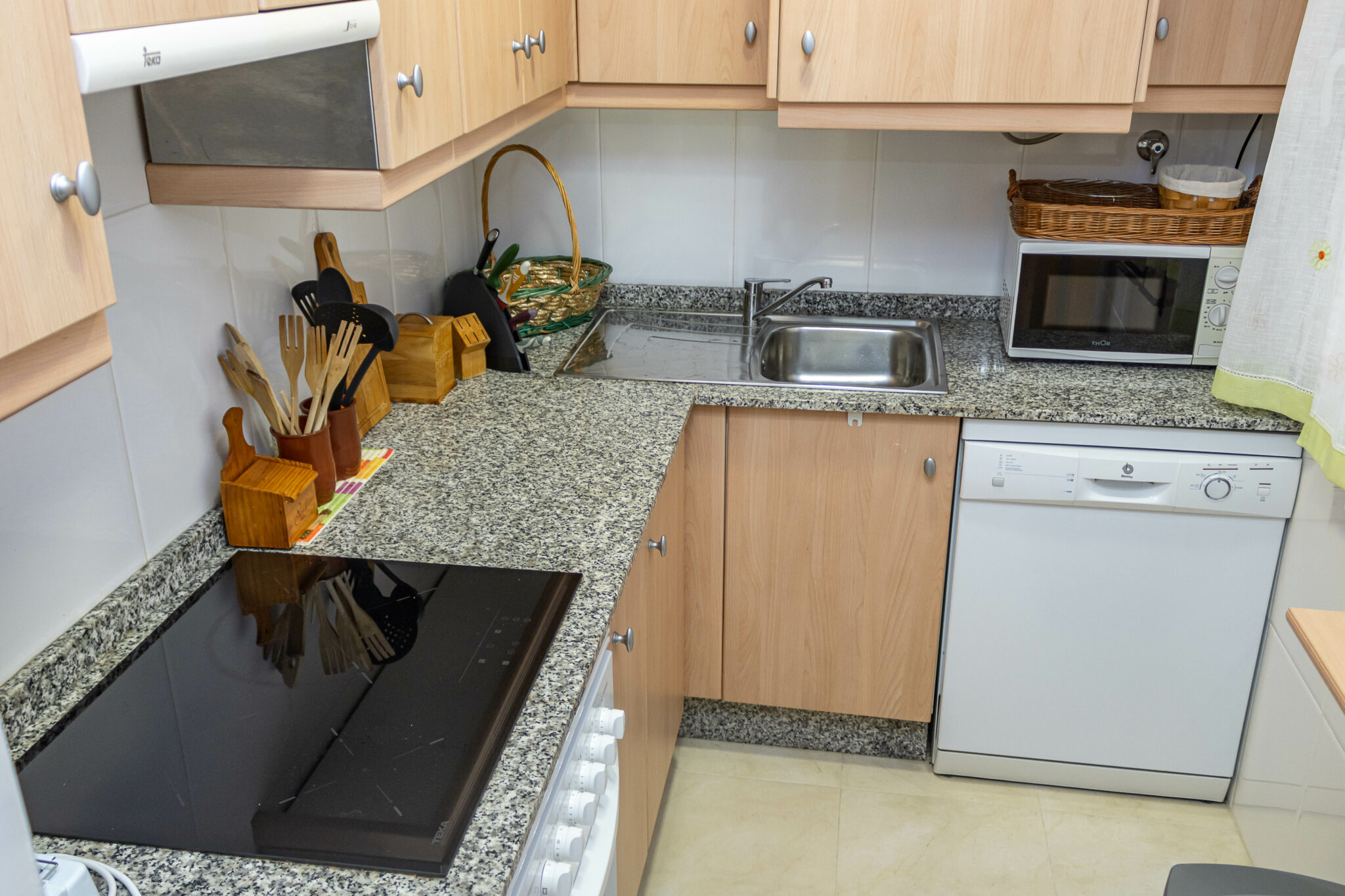 2-bedroom apartment in the heart of Garrucha, 210 m from the sea - imagen 12