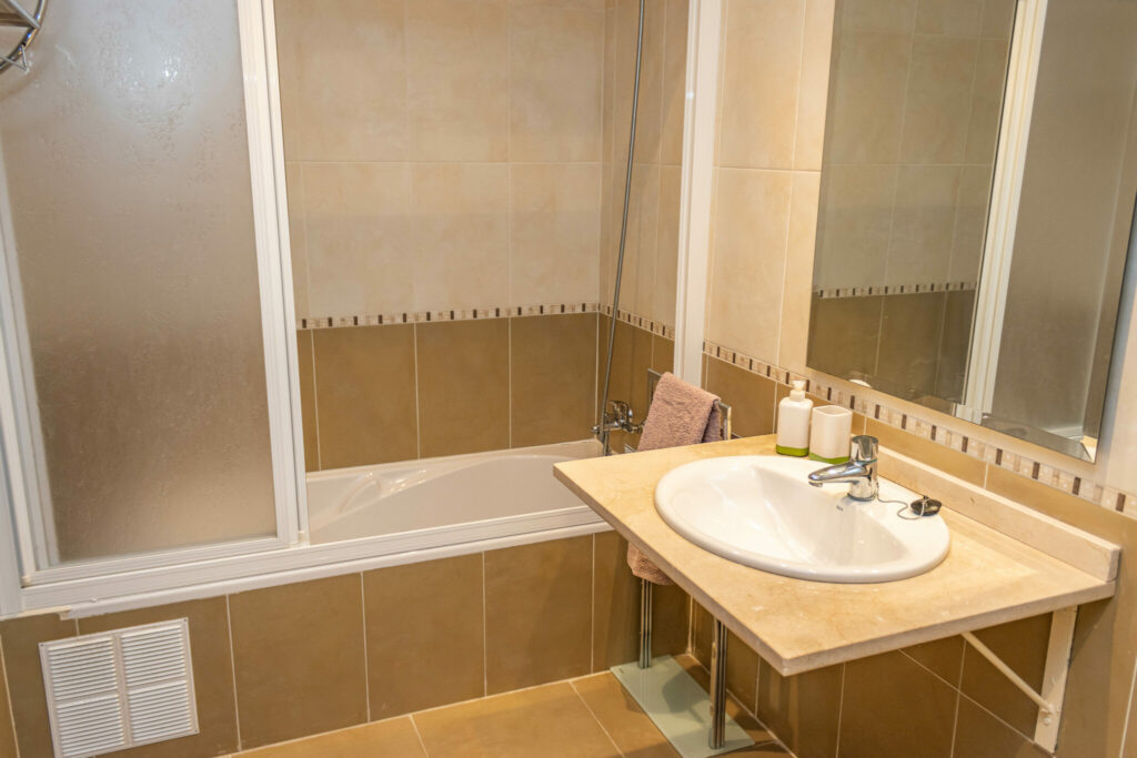 2-bedroom apartment in the heart of Garrucha, 210 m from the sea