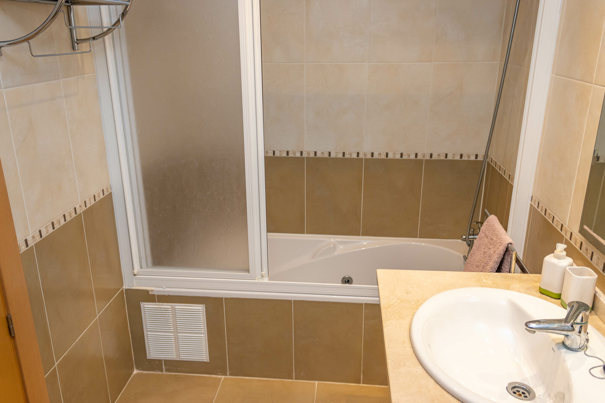 2-bedroom apartment in the heart of Garrucha, 210 m from the sea - imagen 18