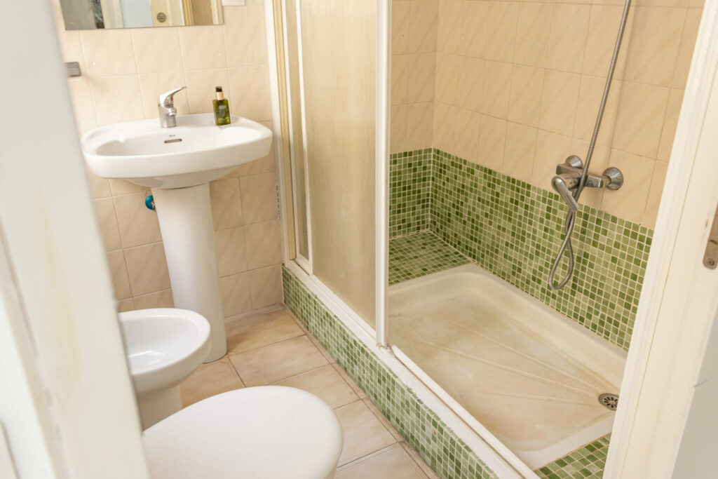 Apartamento de 3 dormitorios en primera línea del Malecón de Garrucha - imagen 26