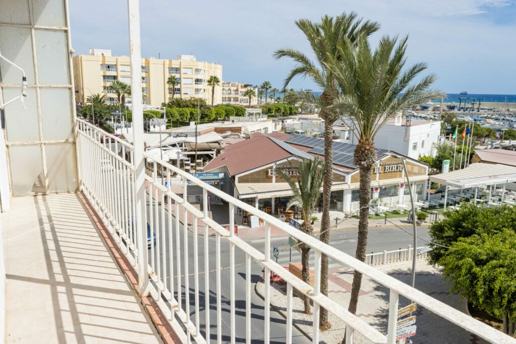 Apartamento de 3 dormitorios en primera línea del Malecón de Garrucha - imagen 6