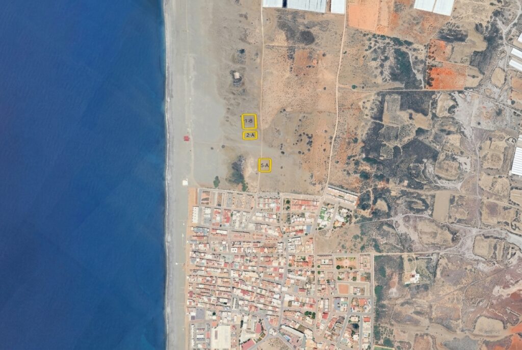 Tres suelos urbanos en Cabo de Gata (Almería) para 43 viviendas, con urbanización en ejecución